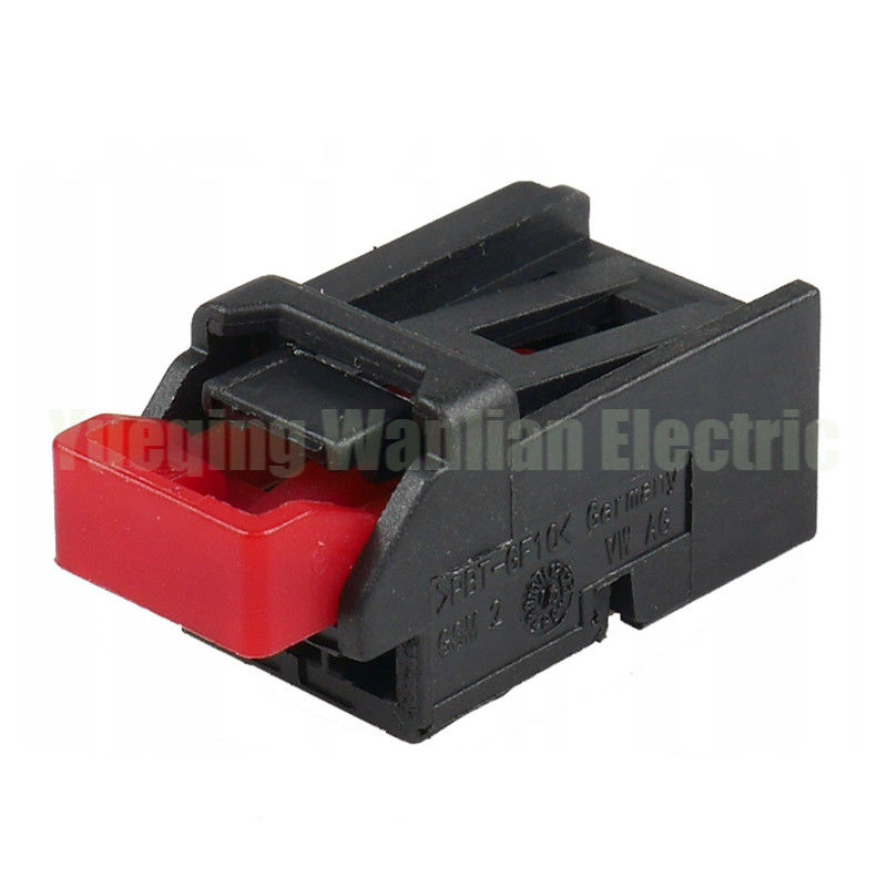 3 pin 7N0972703 Conector de silla de luz trasera de automóvil enchufe automático para lámpara trasera
